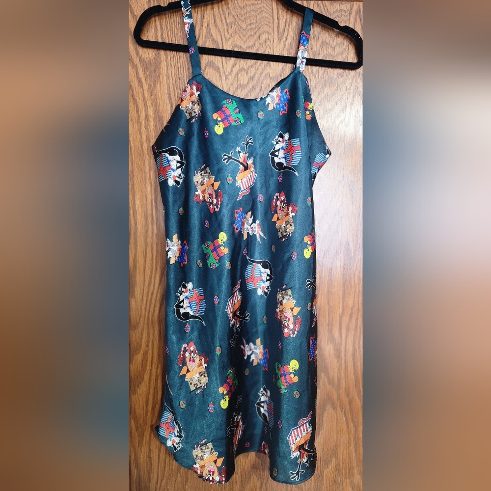 Vintage Warner Bros. Looney Tunes Christmas Nightgown.
